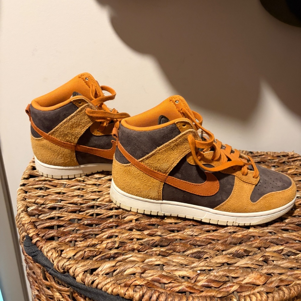 Nike Dunk High Premium "Dark Curry" (DD1401-200) — Size 7
